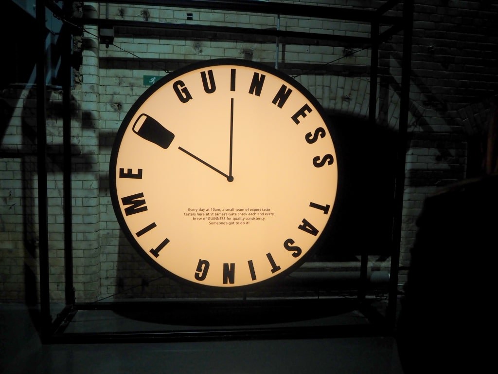 a_clock_presenting_a_guinness_tasting_time