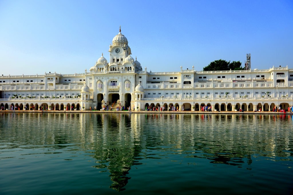 front_view_of_surroundings_of_a_golden_temple_in_amritsar