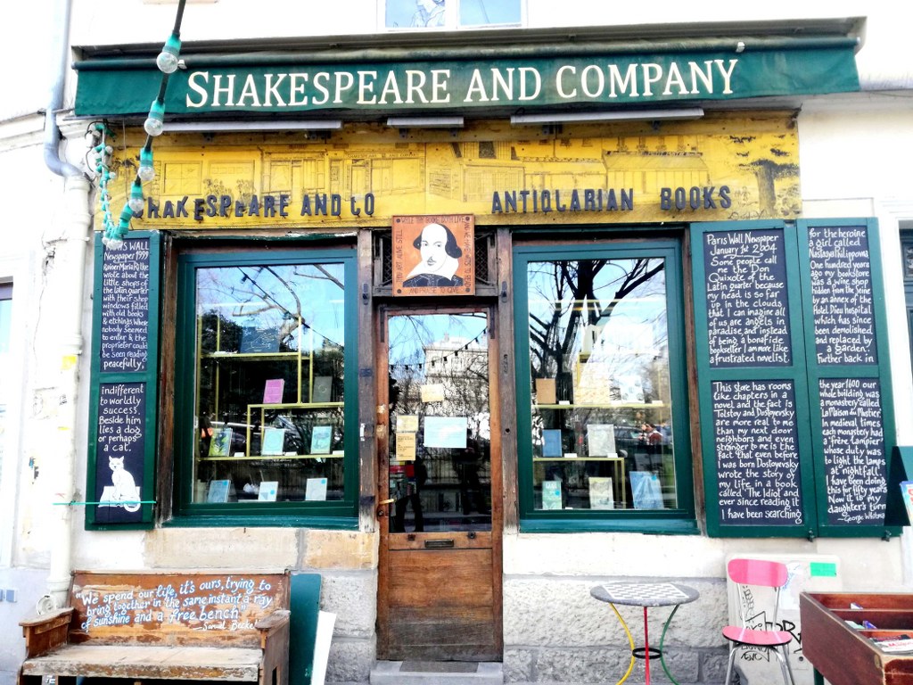 frontview_of_the_shakespare_bookshope_in_paris