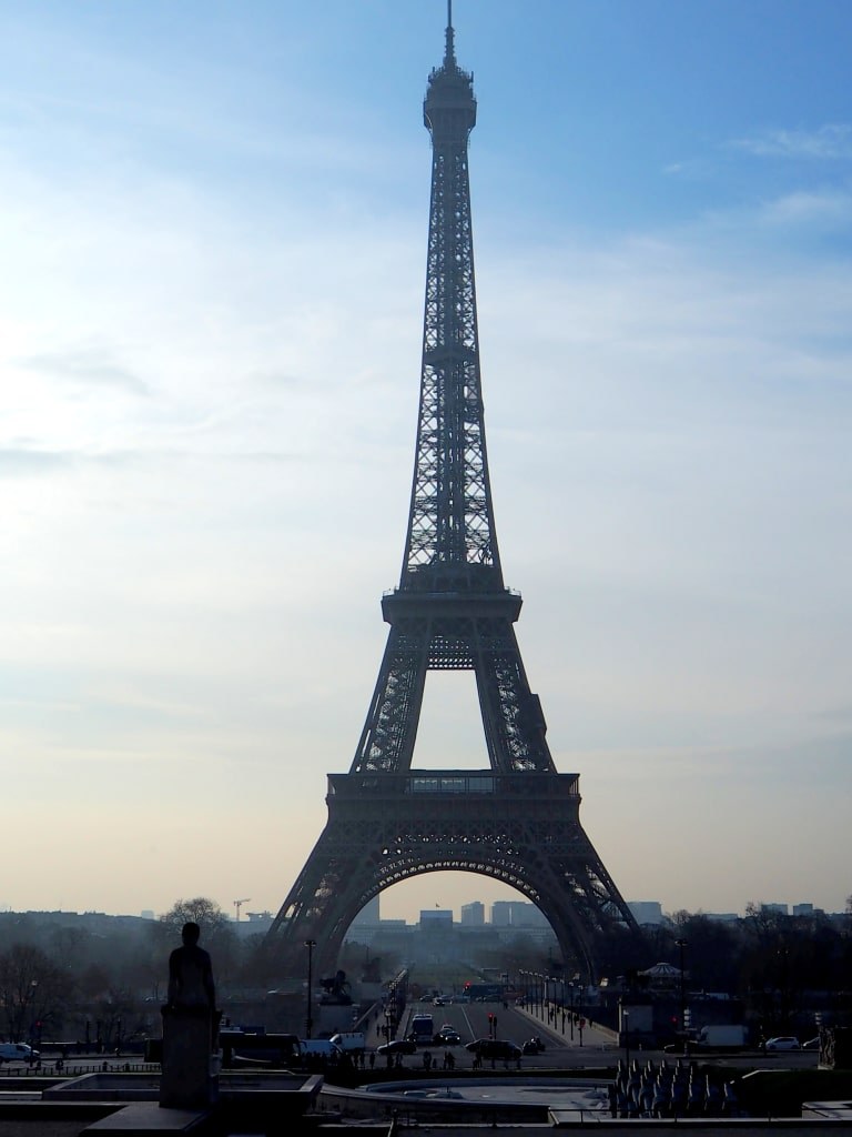 the+eiffel_tower_in_the_light_of_sunset