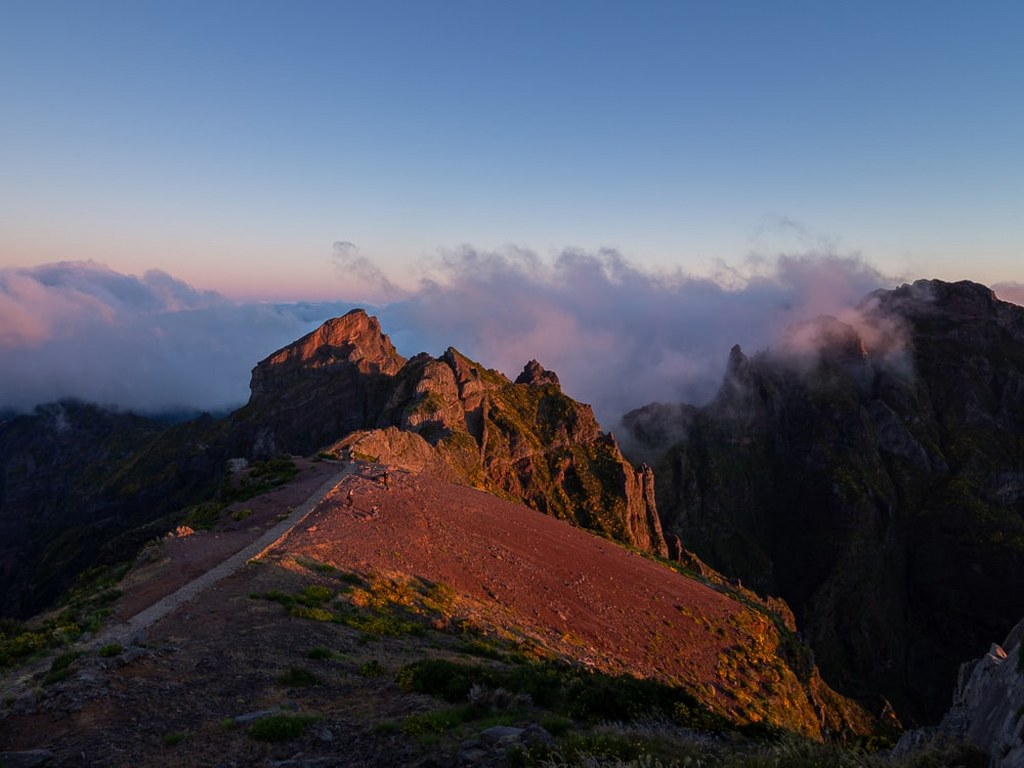 a_pick_of_madeira_mountain_in_sunrise_light
