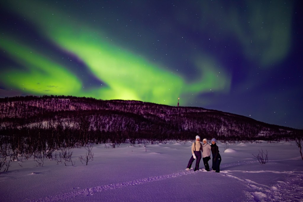 amazing_green_show_of_the_northern_light_in_tromso