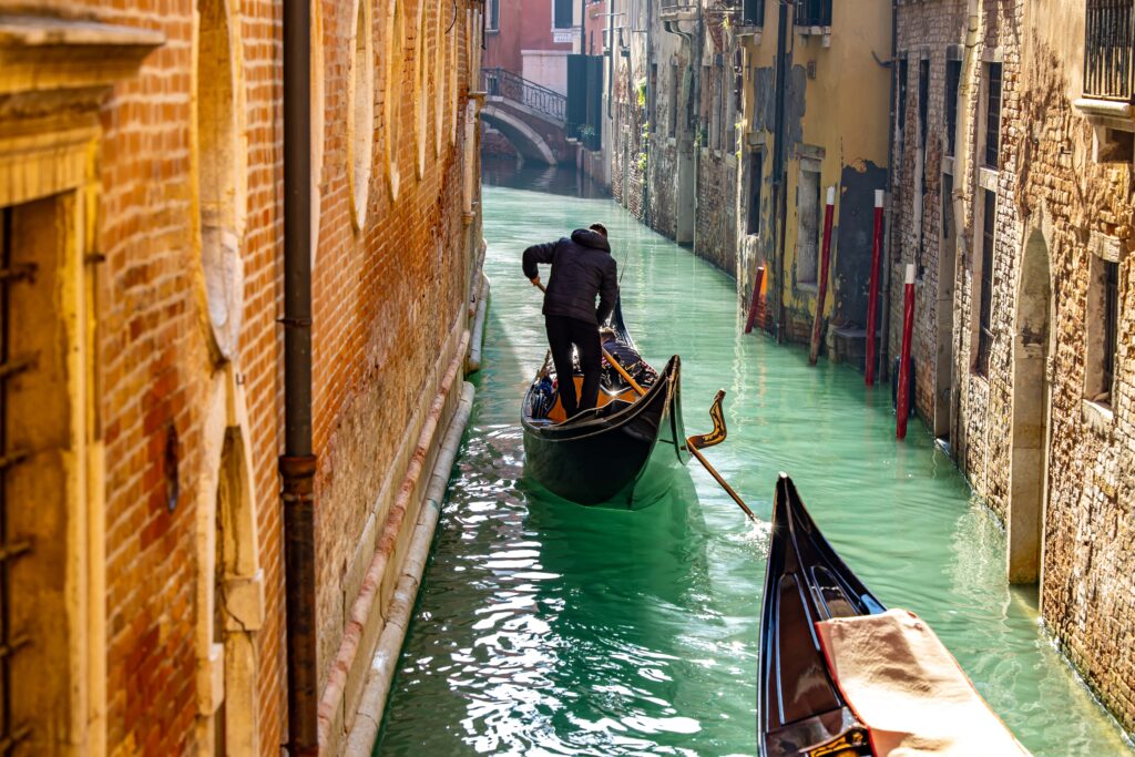 canal_in_venice